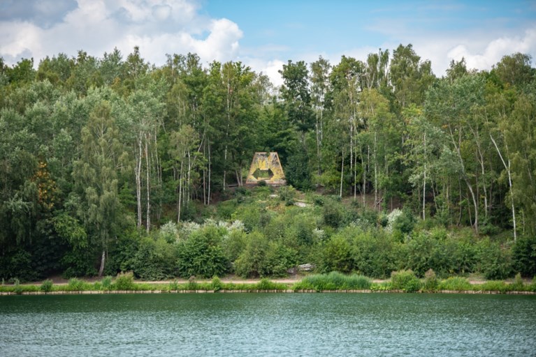 Spiegelpaviljoen, even over de Belgische grens, zet de natuur op zijn kop