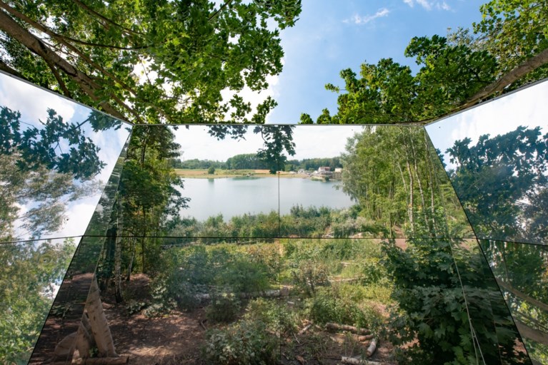 Spiegelpaviljoen, even over de Belgische grens, zet de natuur op zijn kop