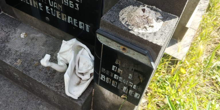 Tientallen graven vernield op kerkhof Wondelgem: “Daders moeten verantwoording afleggen”