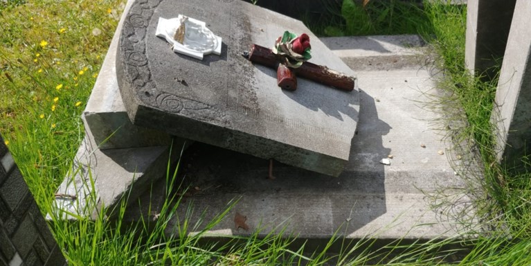 Tientallen graven vernield op kerkhof Wondelgem: “Daders moeten verantwoording afleggen”
