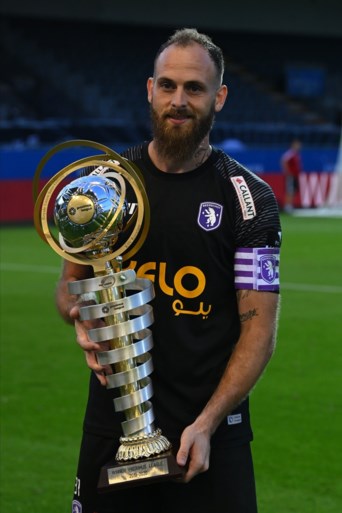 Beerschot klopt overtuigend OH Leuven in prestigeduel en kroont zich tot kampioen van 1B