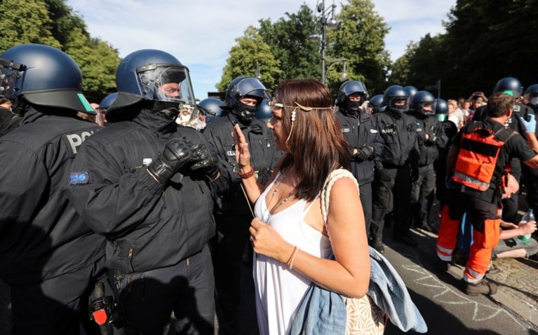 45 agenten gewond na protest tegen coronamaatregelen in Berlijn