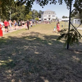 Lange Wachtrij Voor Verfrissende Duik In Zwembad Wetteren Het Nieuwsblad Mobile