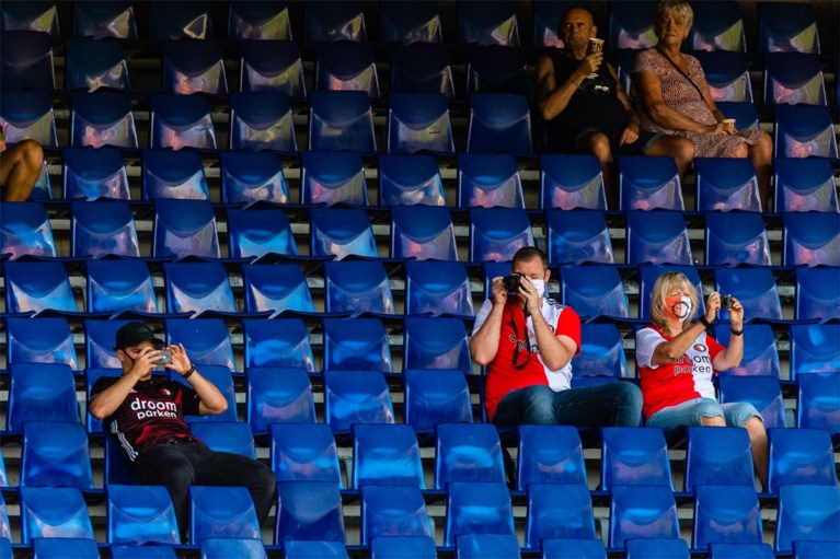 Intussen in Nederland: Feyenoord traint voor ruim duizend fans in De Kuip