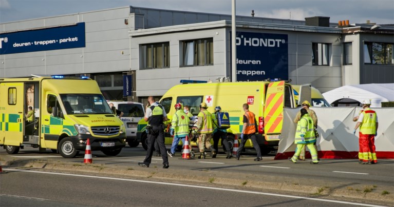 Nieuwe beelden tonen aanstormende Dodge in Houthalen en massale hulpverlening achteraf