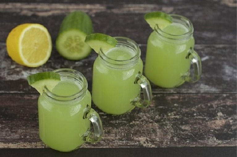 Vijf verfrissende drankjes om in hete temperaturen je dorst mee te lessen