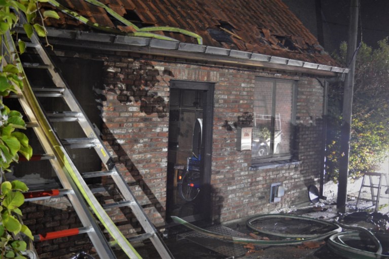 Rolstoelgebruiker omgekomen bij nachtelijke woningbrand, buur kon man niet meer bevrijden