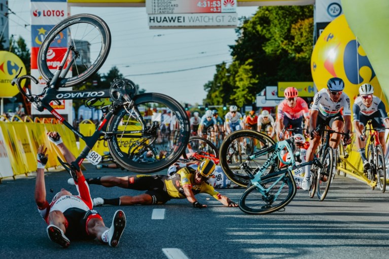 Dylan Groenewegen breekt sleutelbeen bij horrorcrash