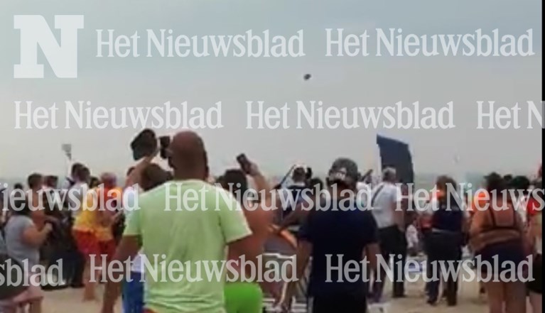 VIDEO. Massale vechtpartij op het strand van Blankenberge: “Parasols vlogen in het rond, stokken van zeilen gebruikt als wapens”