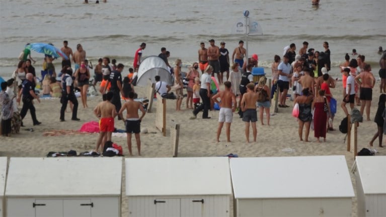 Blankenberge neemt drastische maatregelen na zware vechtpartij op strand: stad gaat zondag op slot voor dagjestoeristen