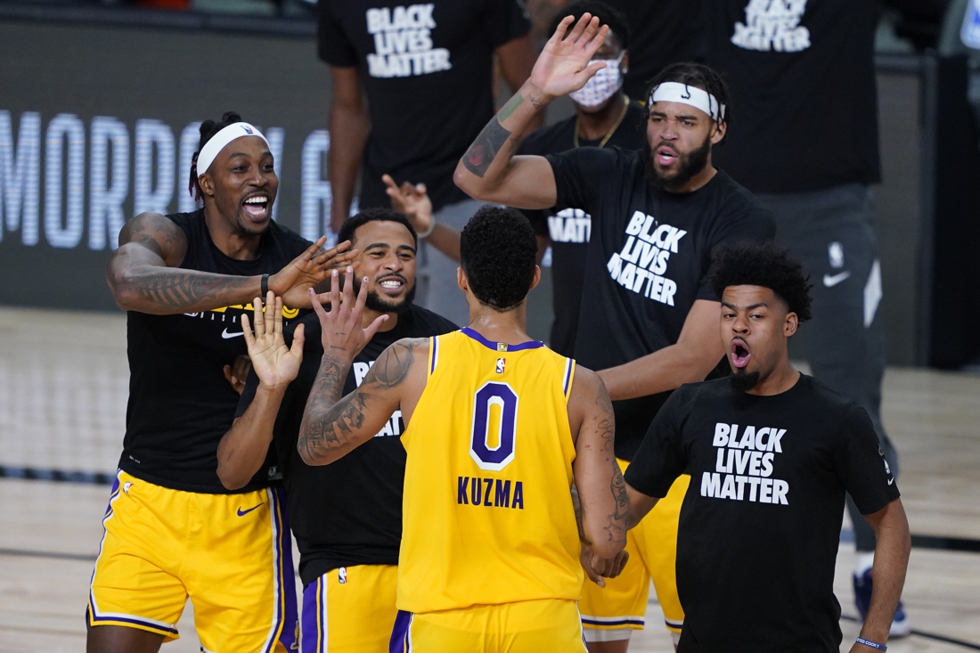 NBA. LA Lakers winnen dankzij driepunter in slotseconde