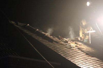 Bliksem Slaat In Op Dak Van Woning Het Nieuwsblad Mobile