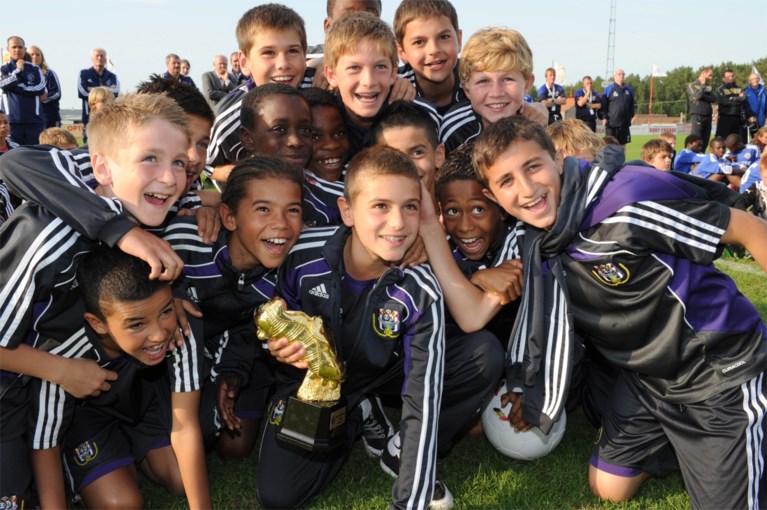 Hij was ooit deel van een ‘gouden generatie’ bij Anderlecht, nu laat Francesco Antonucci Belgische clubs links liggen voor Feyenoord