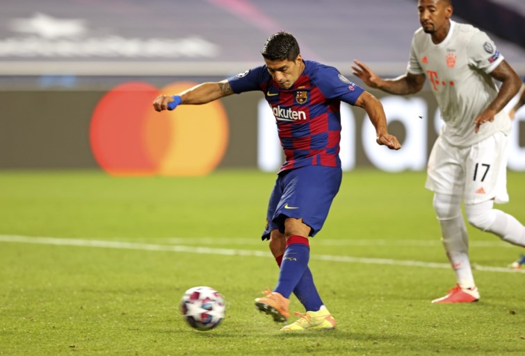 TWEE-ACHT: Bayern Munchen veegt de vloer aan met Barcelona, geen enkele Spaanse ploeg in halve finale Champions League