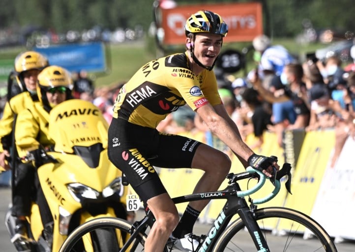 Helper Sepp Kuss profiteert optimaal van uitvallen Roglic, Daniel Martinez pakt verrassend eindzege Dauphiné