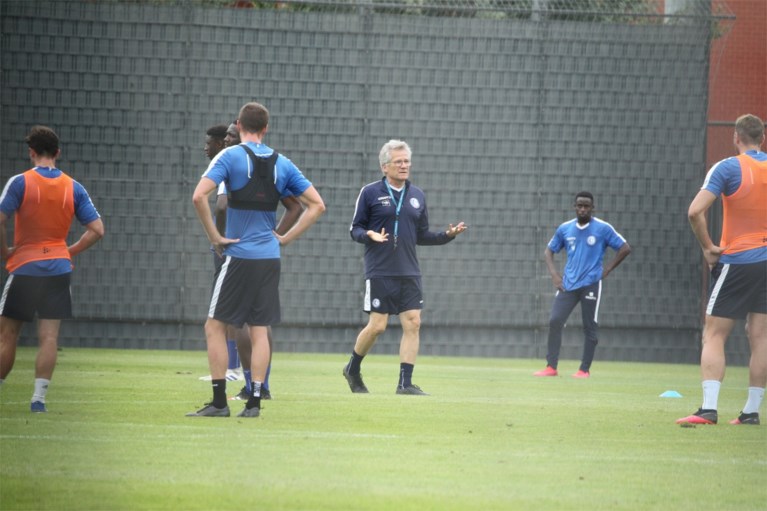 Geen tijd te verliezen: Laszlo Bölöni leidt de training al bij AA Gent