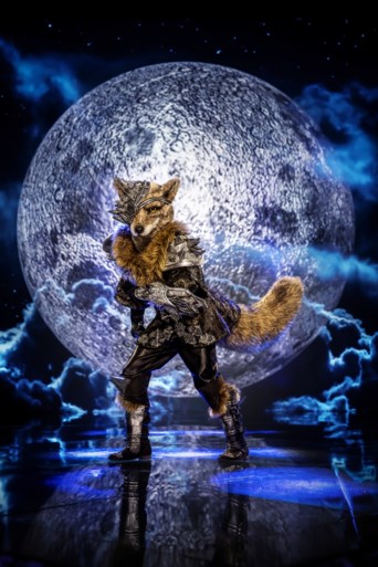 VTM onthult vermommingen van de eerste drie deelnemers aan ‘The masked singer’: Wolf, Libelle en Koningin