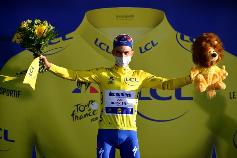 Julian Alaphilippe in tranen: “Deze zege draag ik op aan mijn overleden vader”