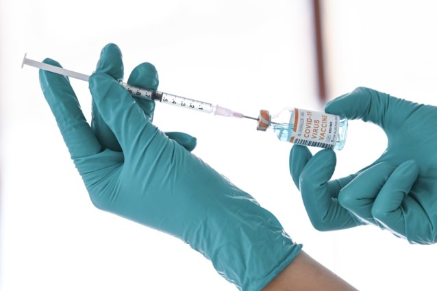 Topman geneesmiddelenagentschap: “België krijgt in maart eerste lading vaccins”