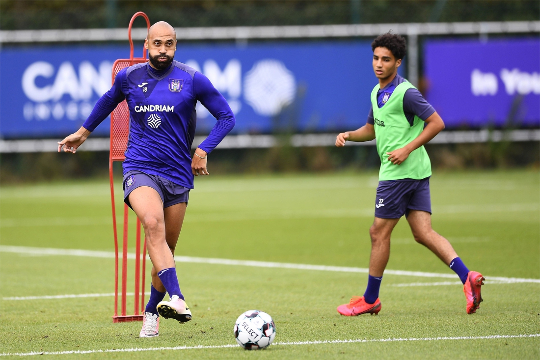 Anderlecht also tests Anthony Vanden Borre as central defender …