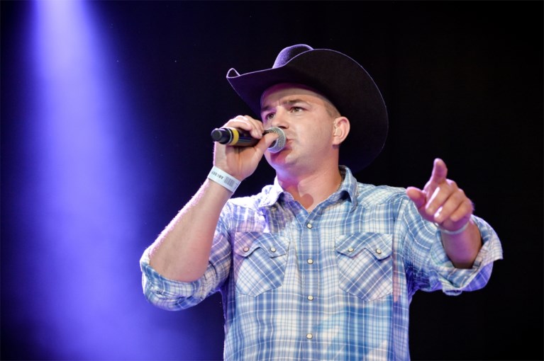 Laura Lynn in zee met cowboy uit ‘The voice’