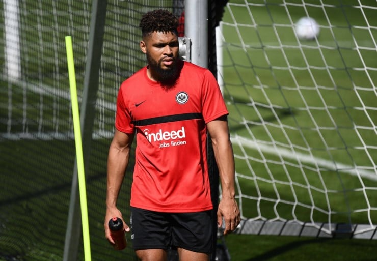 Anderlecht stalt Anthony Vanden Borre bij de beloften en laat oog vallen op Frankfurt-verdediger Simon Falette