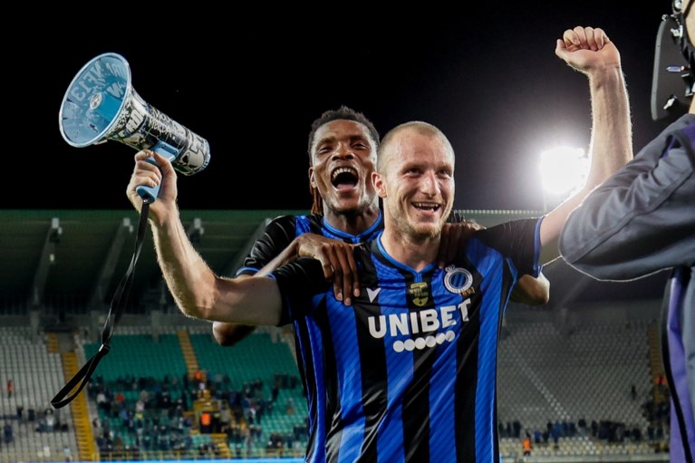 Club Brugge scoort er vier voor zijn twaalfde man, Waasland-Beveren kan het slechts even spannend houden