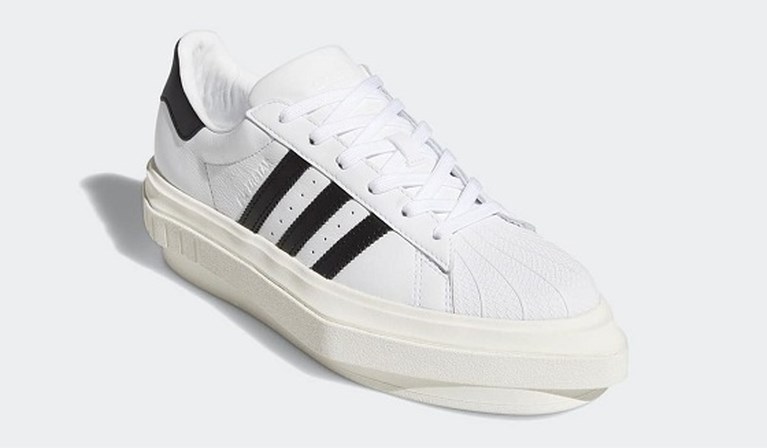 Fans vinden de nieuwste Adidas-sneaker van Beyoncé maar niets