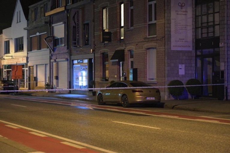 Schoten gelost aan Italiaans restaurant in Brasschaat
