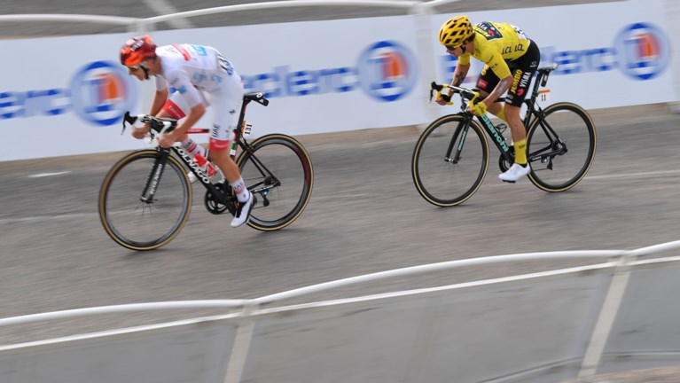 Uitslag etappe 16 Tour de France. Duits talent Lennard Kämna wint in Villard-de-Lans, Pogacar kietelt (tevergeefs) leider Roglic
