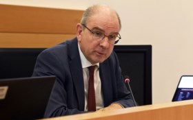 Waarom lichtte parket politietop niet in over zaak-Chovanec? Geens: “Hoofd luchthavenpolitie was zelf officier van wacht”