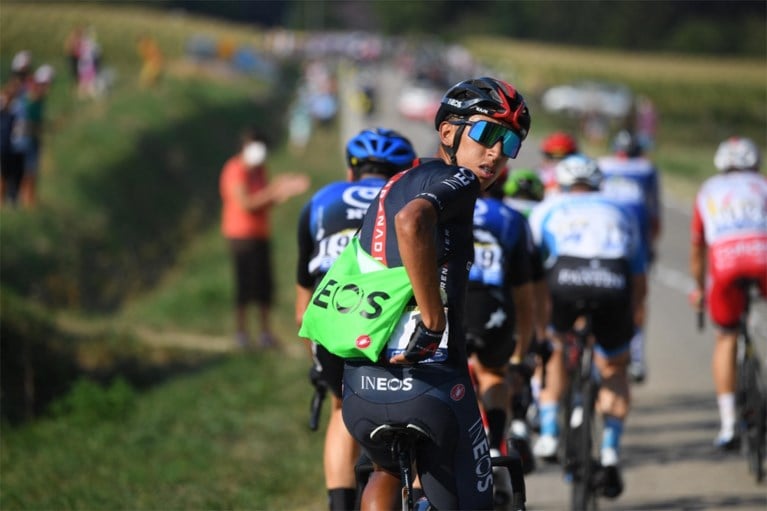 Egan Bernal stapt uit de Tour de France, titelverdediger geeft meer uitleg: “Ik heb mijn lichaam tot het uiterste gedreven”