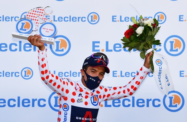 Uitslag etappe 18 Tour de France. Wout van Aert stunt met derde plaats in de Alpen, Ineos pakt rit (Kwiatkowski) en bollen (Carapaz)