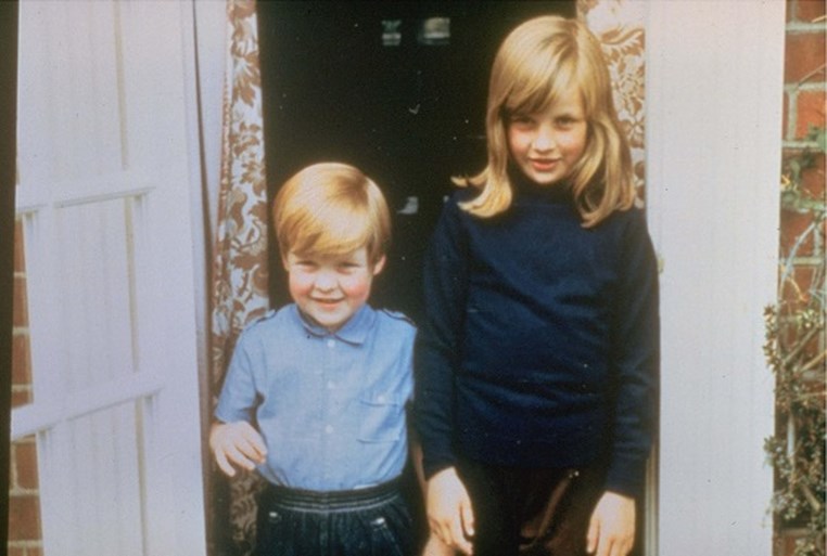 ROYALS. Felicitaties voor Harry en Máxima recycleert jurk