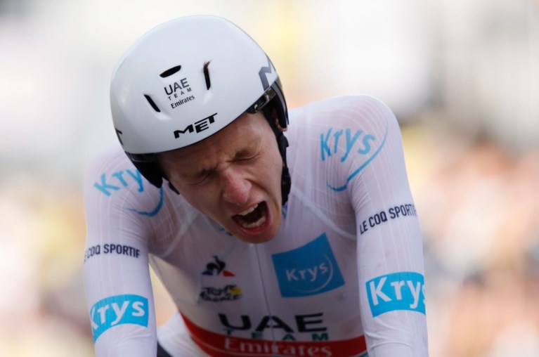Sensatie in de Tour: wonderkind Tadej Pogacar rijdt Primoz Roglic helemaal weg in tijdrit en pakt de gele trui