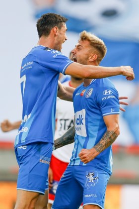 Pechvogel Yaremchuk mist penalty én open doelkans, Kums valt geblesseerd uit, maar Dorsch schenkt AA Gent eerste uitzege
