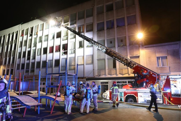 Appartement onbewoonbaar na brand in keuken