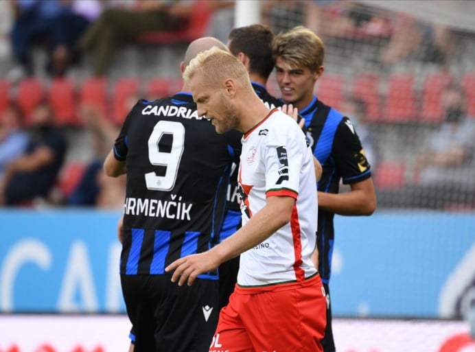 Club Brugge schiet dramatisch Zulte Waregem helemaal aan flarden (0-6), Krmencik twee keer aan het kanon