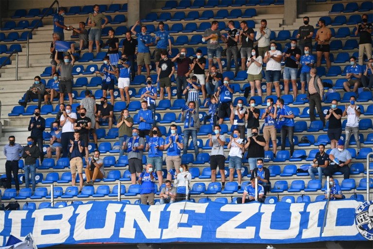 Harde kern van KRC Genk onder vuur wegens gebrek aan mondmaskers: “Gooi ze het stadion uit”