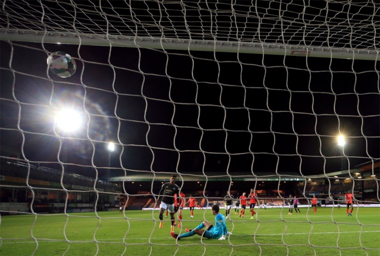 Manchester United op kousenvoeten naar achtste finales van League Cup, Watford loopt blamage op