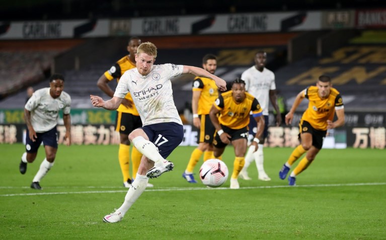 Kevin De Bruyne opent meteen zijn rekening en helpt Manchester City aan felbevochten zege in eerste match