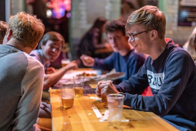 FOTO. Hoe ging het er eigenlijk aan toe in de Overpoort maandagavond?
