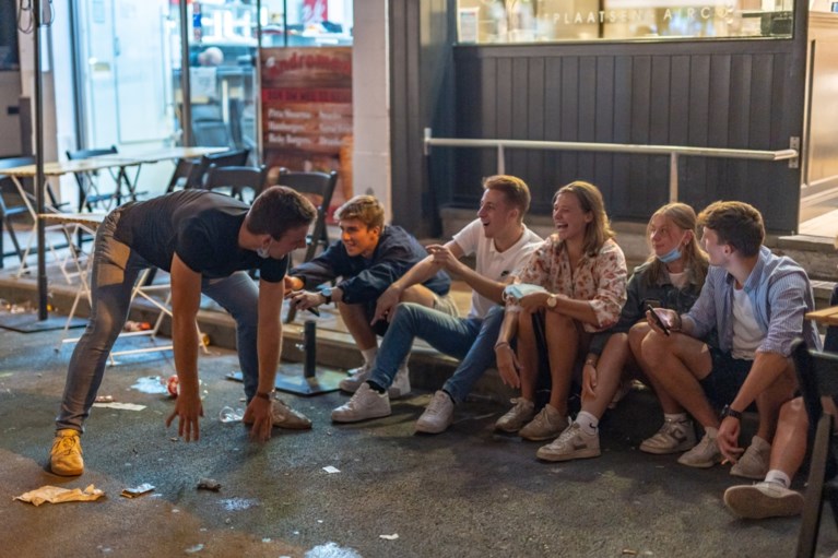 FOTO. Hoe ging het er eigenlijk aan toe in de Overpoort maandagavond?