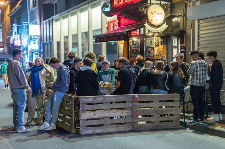 FOTO. Hoe ging het er eigenlijk aan toe in de Overpoort maandagavond?