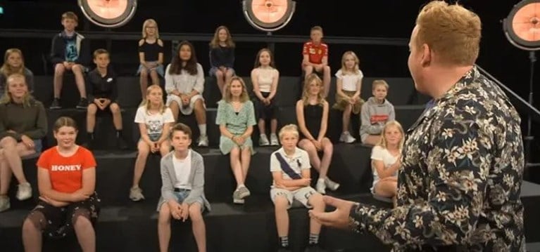 Ophef over tv-programma dat naakte lichamen toont aan kinderen: “Walgelijk”