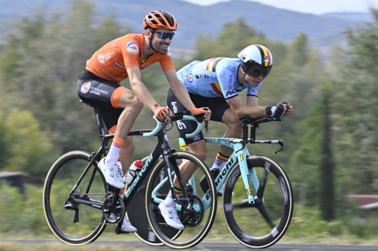 Wout van Aert lijkt ondanks zware Tour klaar om wereldtitel te pakken in tijdrit: “Nog steeds kracht in de benen”