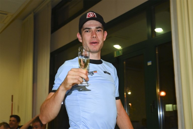 Wout van Aert na zilveren WK-medaille zo goed als zeker van ticket voor Olympische Spelen: “Tokio wordt een groot doel”