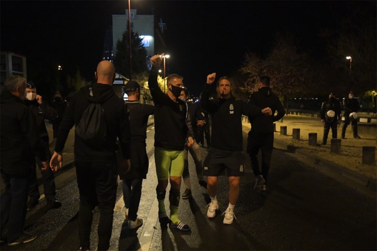 Dansende Mehdi Bayat: “De politie vroeg ons om de fans te groeten”