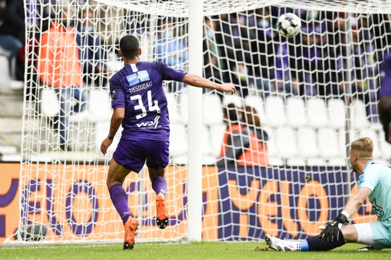 Beerschot komt op dubbele achterstand tegen Waasland-Beveren, maar wint in extremis nog dankzij invallers
