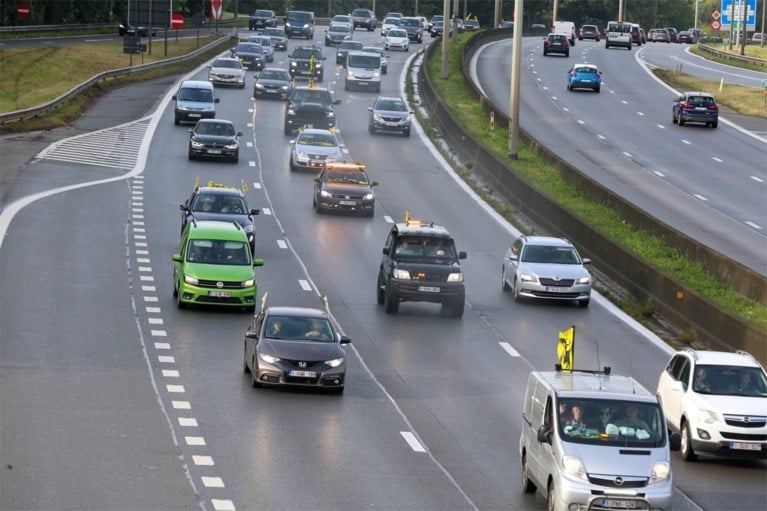 Vlaams Belang organiseert ‘protestrit’ tegen Vivaldi-regering: 5.000 auto’s verzamelen in Brussel